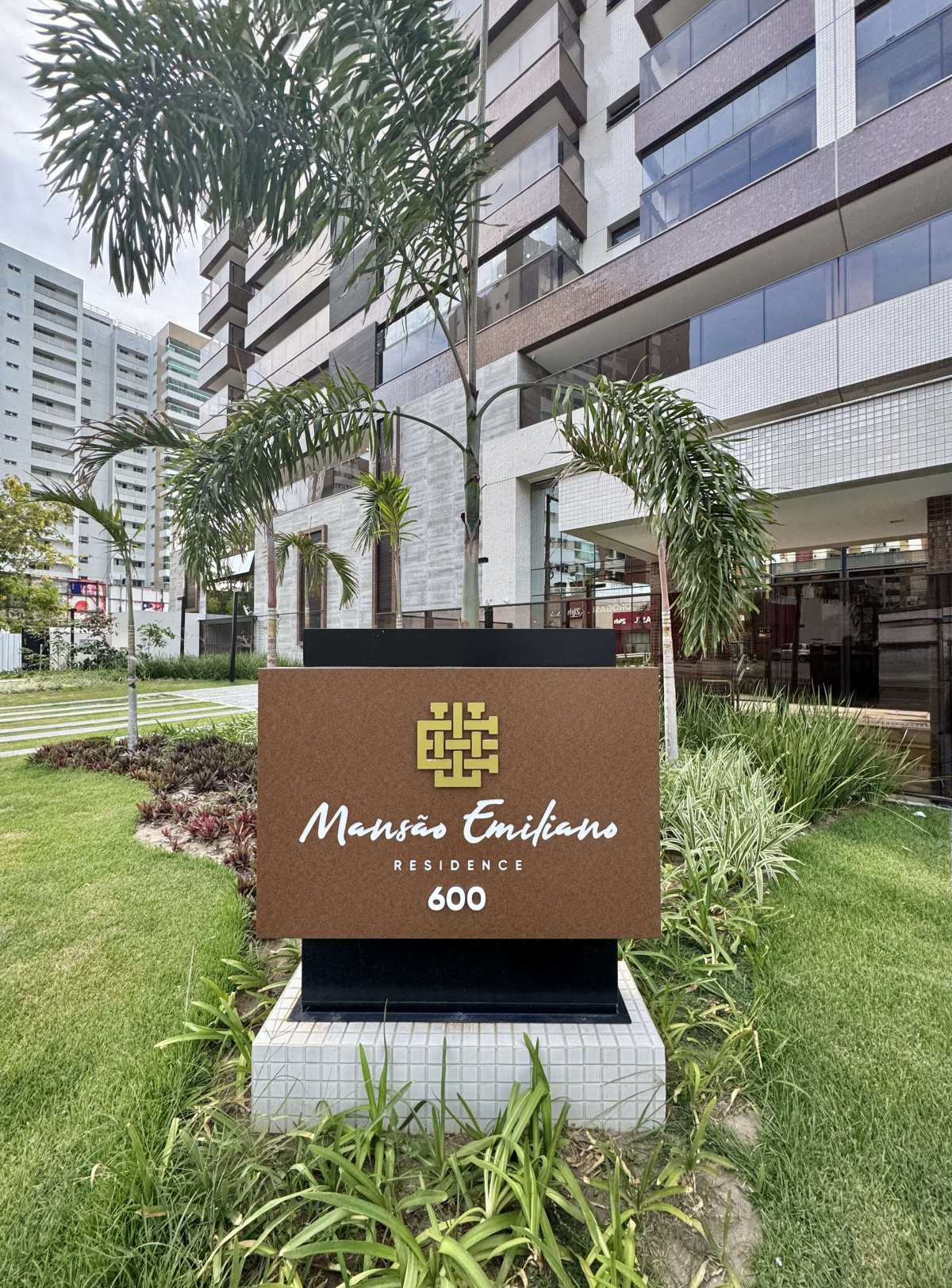 Apartamento de luxo à venda, no Mansão Emiliano Residence em Aracaju, Jardins, com 3 quartos, 200m² - Edjalma Alcântara - Corretora de Imóveis